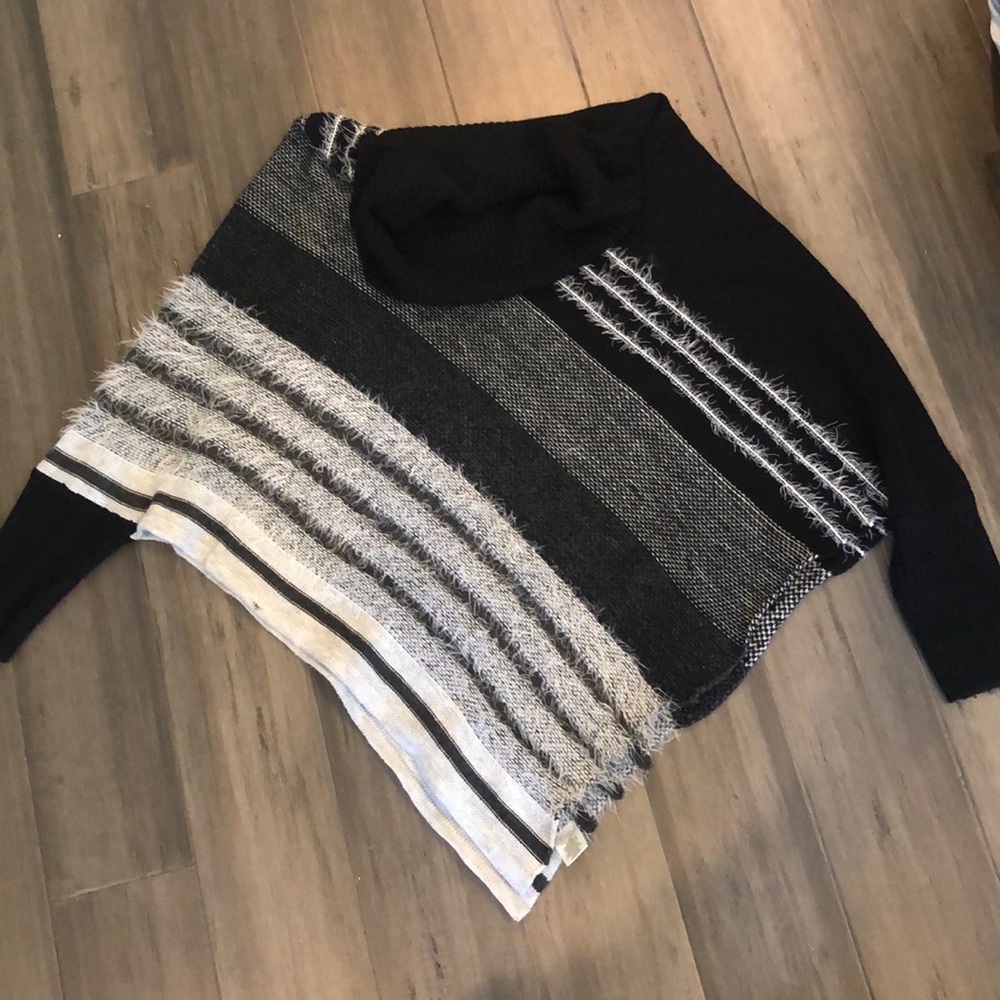 Medium Dress Barn Women’s Shawl/sweater
